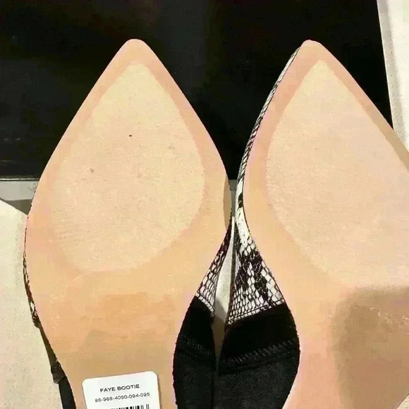 NY&Co Faye High Heel Ankle Booties.9.5 only wore once.  Excellent condition - Picture 4 of 8